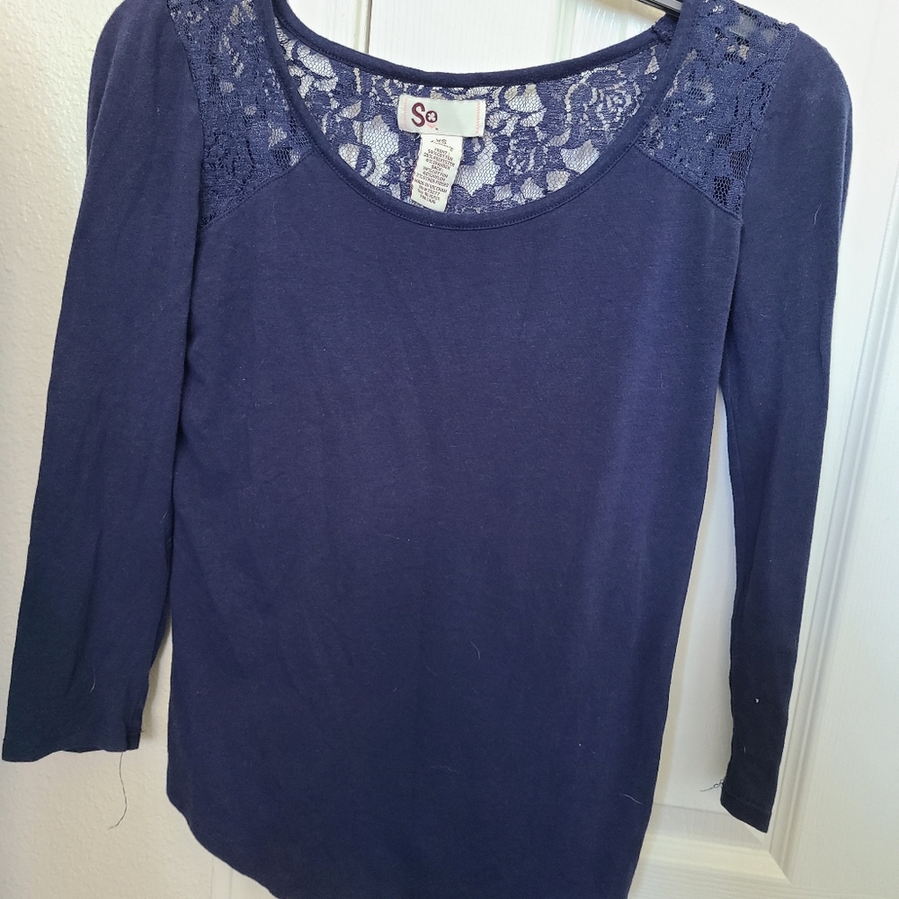 Lace back detailed top